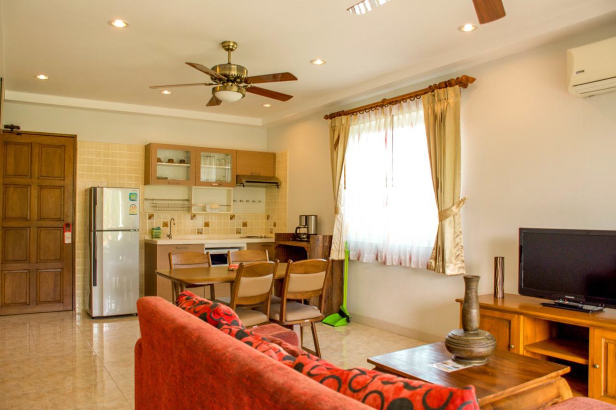 Baan Rosa Bangtao Beach Bang Tao Beach  Exterior photo